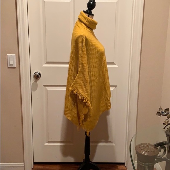Mustard yellow sweater shawl with side but… - Picture 4 of 6